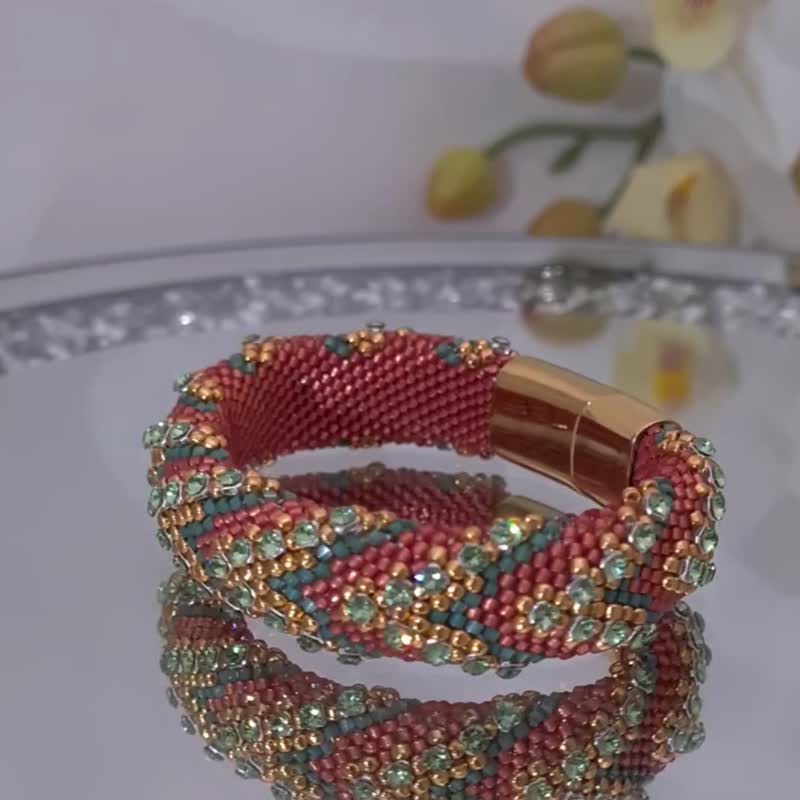 Green Crystal Bracelet For Women Terracotta Cuff Bangle 冰質銀灰極光 蒐藏頂級品 極光23手珠 - 手鍊/手環 - 玻璃 多色