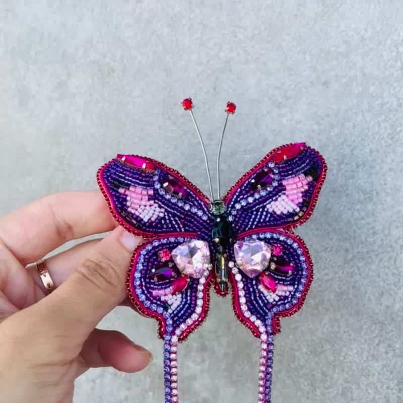 Brooch butterfly beads, pink beads brooch,embroidered brooch beads - 胸針/心口針 - 玻璃 紫色