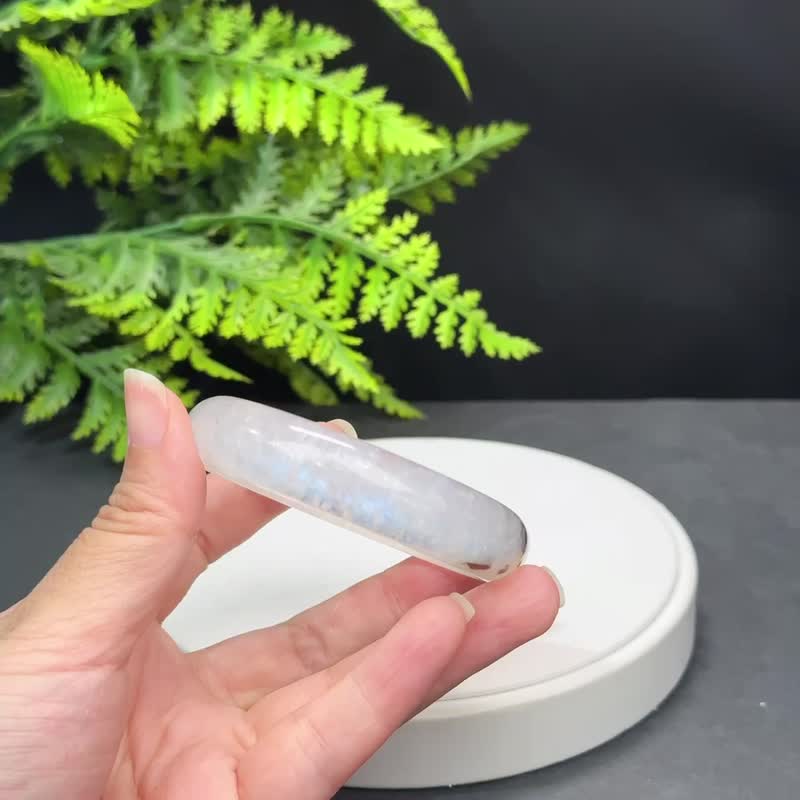 高品質 藍月光石手鐲 56MM 冰透藍光共生碧璽 沈著冷靜穩定心態 - 手鍊/手環 - 寶石 藍色
