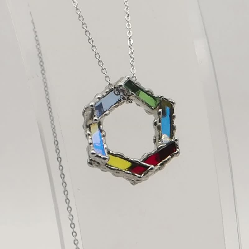 minuteness stained glass helical pendant - สร้อยคอ - แก้ว หลากหลายสี