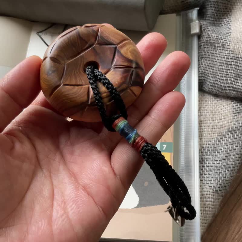 【平安歸來】台灣肖楠木吊飾 鑰匙圈 背包掛飾 - 吊飾/掛飾 - 木頭 多色