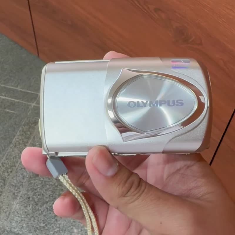 CCD超薄口袋相機 Olympus u20 喵數位 整體九成新 數位相機 Y2K - 相機/拍立得/底片相機 - 其他金屬 銀色