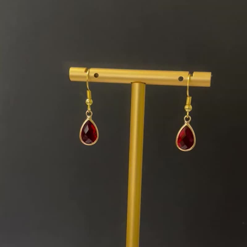 Adult and fashionable small-sized red wine-colored earrings - Earrings & Clip-ons - Glass Red