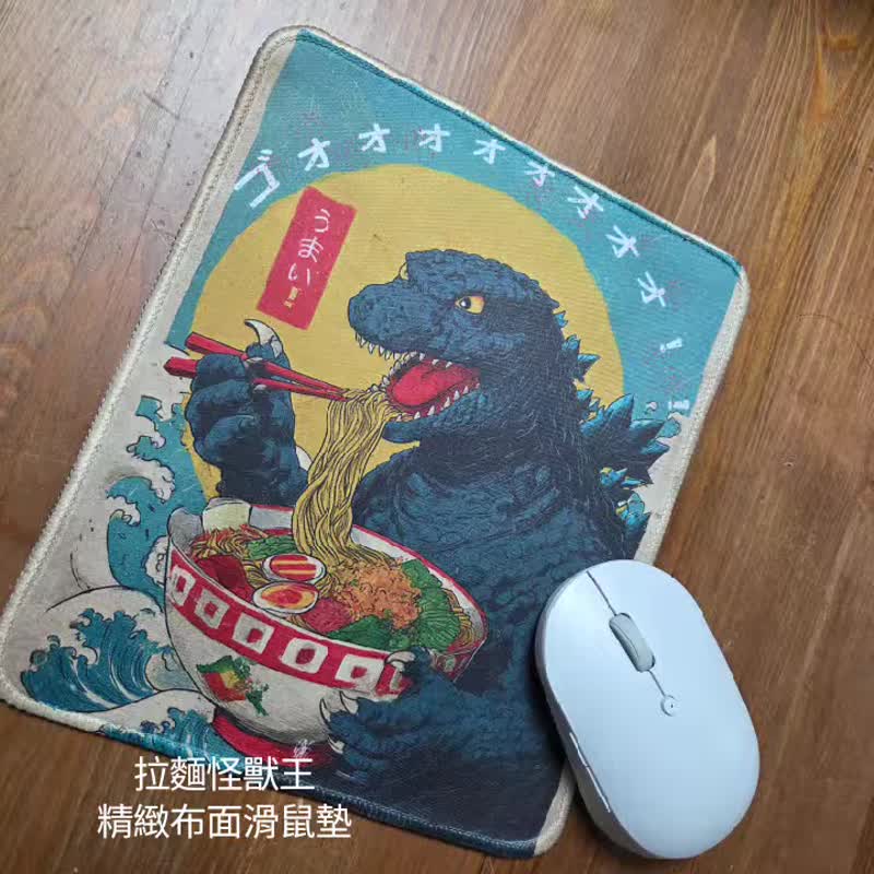 拉麵怪獸王 -細緻布面滑鼠墊 - 滑鼠墊 - 橡膠 黑色