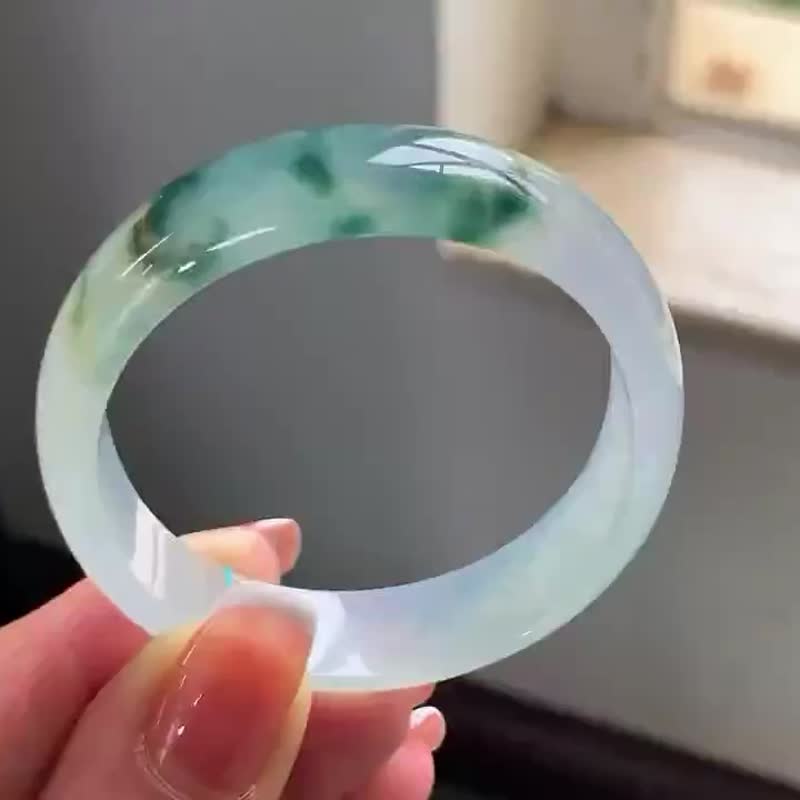 冰種翡翠天然翡翠玉鐲A玉手鐲 玉鈪 • 冰種飄花翡翠貴妃鐲 - 手鍊/手環 - 玉石 綠色