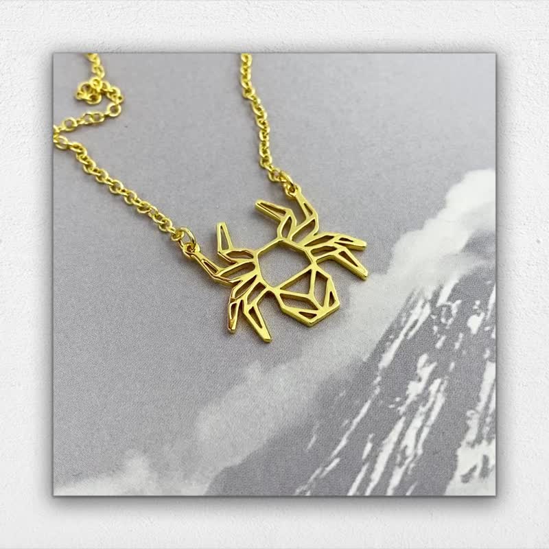 Spider necklace, Geometric jewelry, insect gift for her - 項鍊 - 銅/黃銅 金色