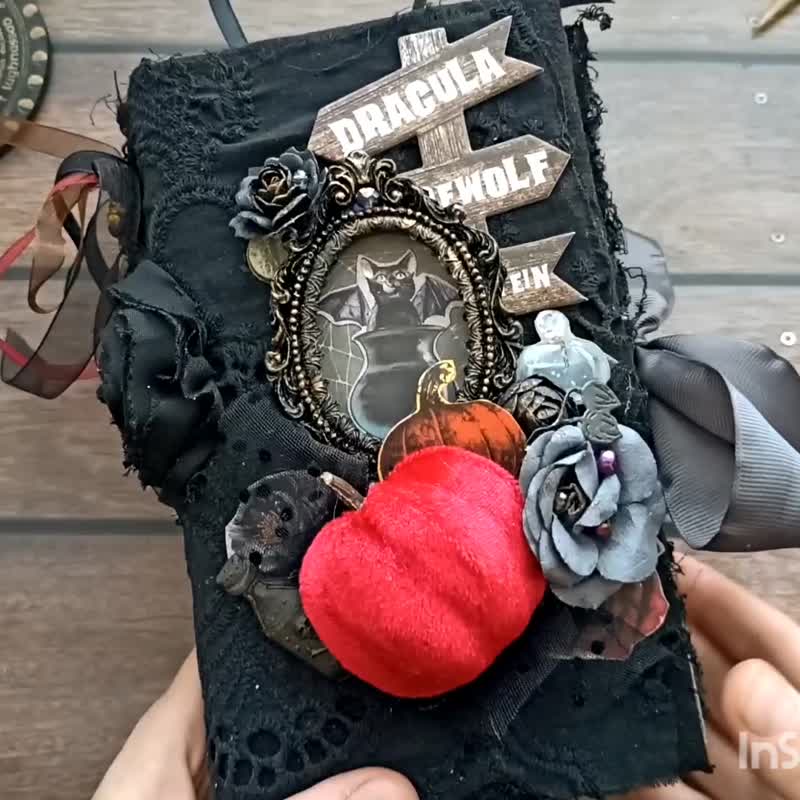 Gothic Halloween junk journal completed Witch cat spooky dark castle notebook - 筆記本/手帳 - 紙 黑色