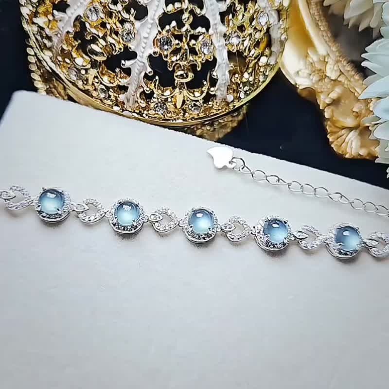 |Starry Sky Blue Gang Sweetheart|A-grade jadeite ice blue steel cabochon 5.5mm sterling silver plated 18k multi-embellished bracelet - สร้อยข้อมือ - หยก 