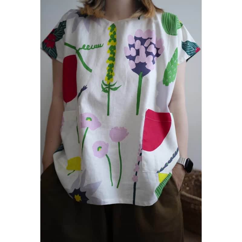 Fruit garden sleeveless square top - เสื้อยืดผู้หญิง - ผ้าฝ้าย/ผ้าลินิน หลากหลายสี