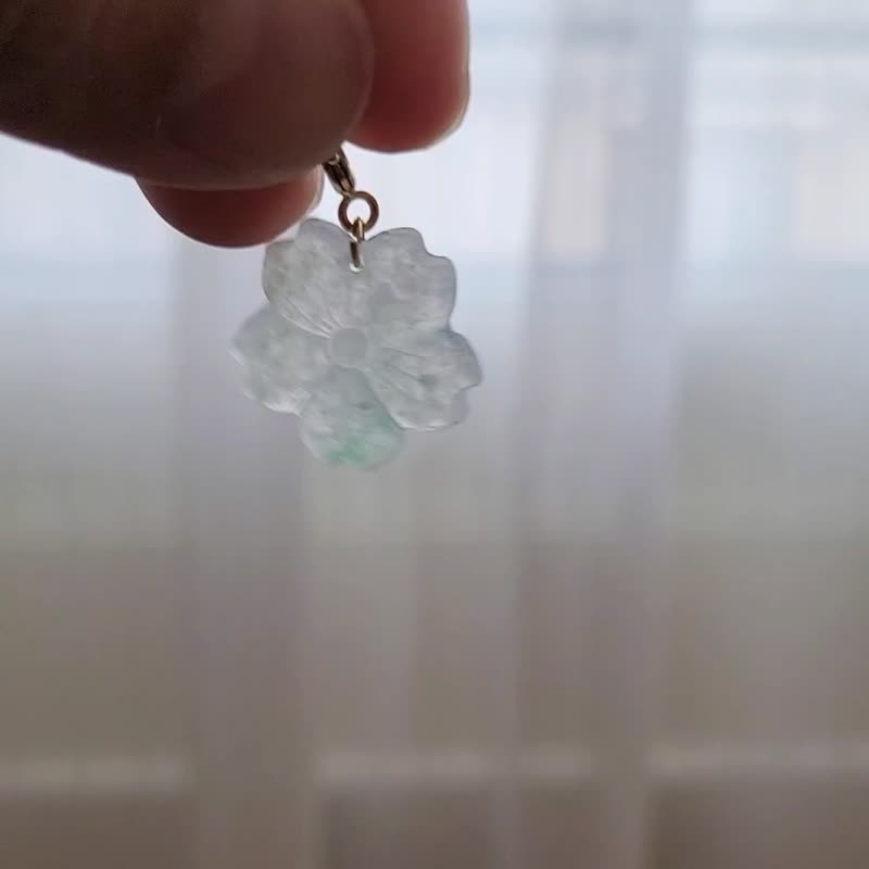 Pro-Cui Natural Jadeite Ice Translucent Touch of Fruit Green Glowing Plum Blossom Clavicle Chain Flower Series - สร้อยคอ - หยก หลากหลายสี