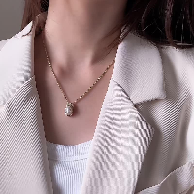 Vintage Authentic Christian Dior 1980s Small Pearl Necklace Choker - Antique Jewelry Gift - สร้อยคอ - โลหะ สีทอง