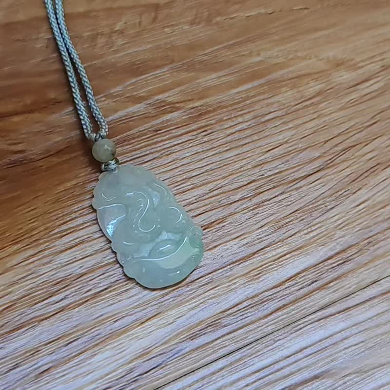 親翠 天然翡翠 冰晴底透美蛇蛇牌調整式繩鏈 生肖 蛇 - 項鍊 - 玉石 多色