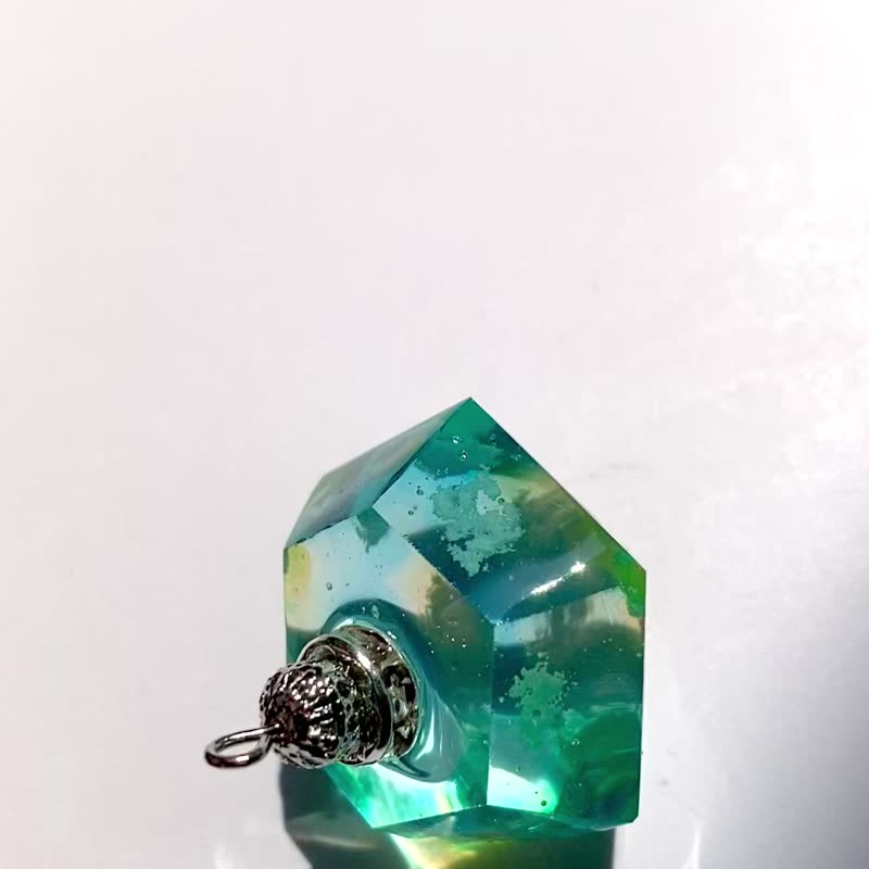 雲レジン sky jewel まだ見ぬお空1 お空の宝石 ペンダント