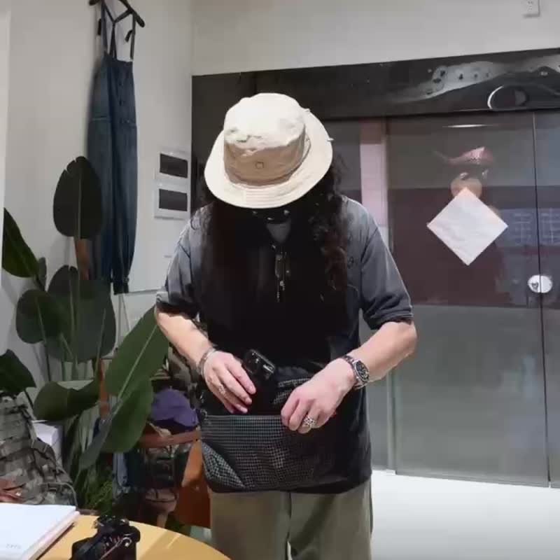 潮流格紋機能風斜挎包通勤相機收納兩用包包便捷快拆肩帶設計包 - 相機包/相機袋 - 尼龍 黑色
