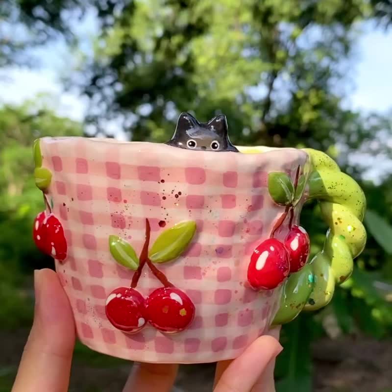 Handmade Cat Planter - handcrafted pottery with drainage hole - 花瓶/花器 - 陶 咖啡色