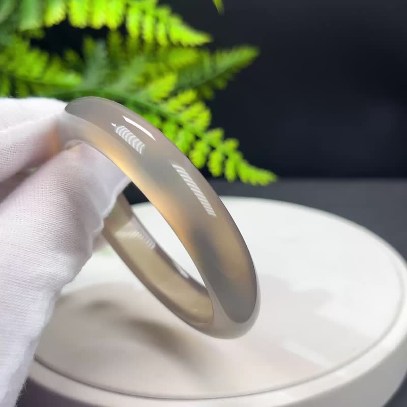 精美 冰灰色瑪瑙手鐲 54+MM 冰透起剛玉髓手環 心境平靜 提升氣質 - 手鍊/手環 - 半寶石 灰色