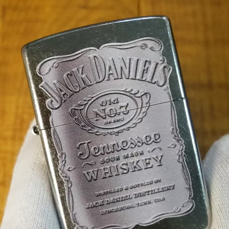【Zippo公式旗艦店】Jack Daniel's ジャックダニエル コラボレーションモデル - グレーエンブレム - その他 - 銅・真鍮 シルバー