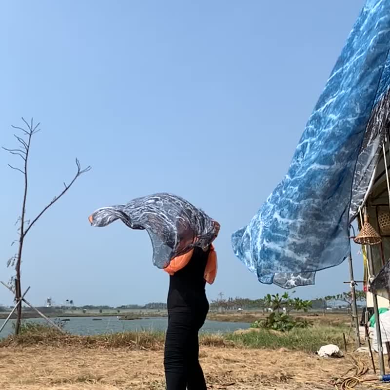 鹽晶藝術授權衍伸設計-雪紡絲巾披肩-特大130cm冬夏皆宜優雅單品 - 圍巾/披肩 - 聚酯纖維 銀色