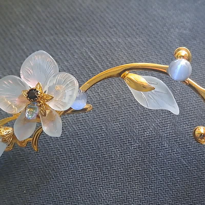 寶石琉璃花系列【月光蝴蝶蘭】~藤蔓花葉鴨嘴夾 - 髮夾/髮圈 - 玻璃 藍色