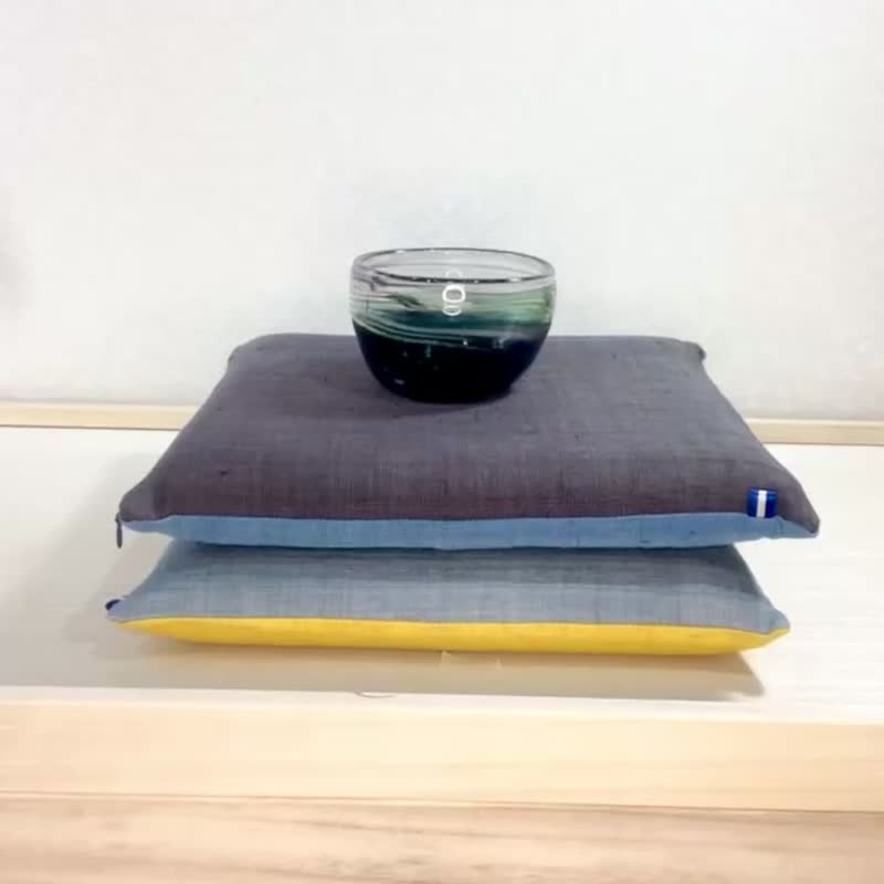 藍とログウッド 草木染め 麻生平生地の座布団 XSサイズ30cm角 - 枕頭/抱枕 - 棉．麻 藍色