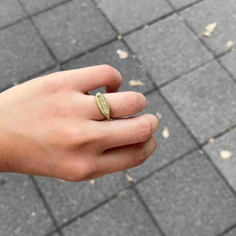 黃銅 劍蘭封蠟戒 - 戒指 - 銅/黃銅 金色