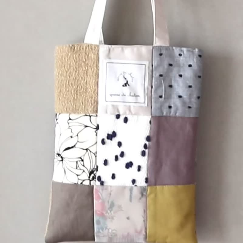 Beautiful cloth collage/patchwork quilt tote bag - กระเป๋าถือ - ผ้าฝ้าย/ผ้าลินิน หลากหลายสี