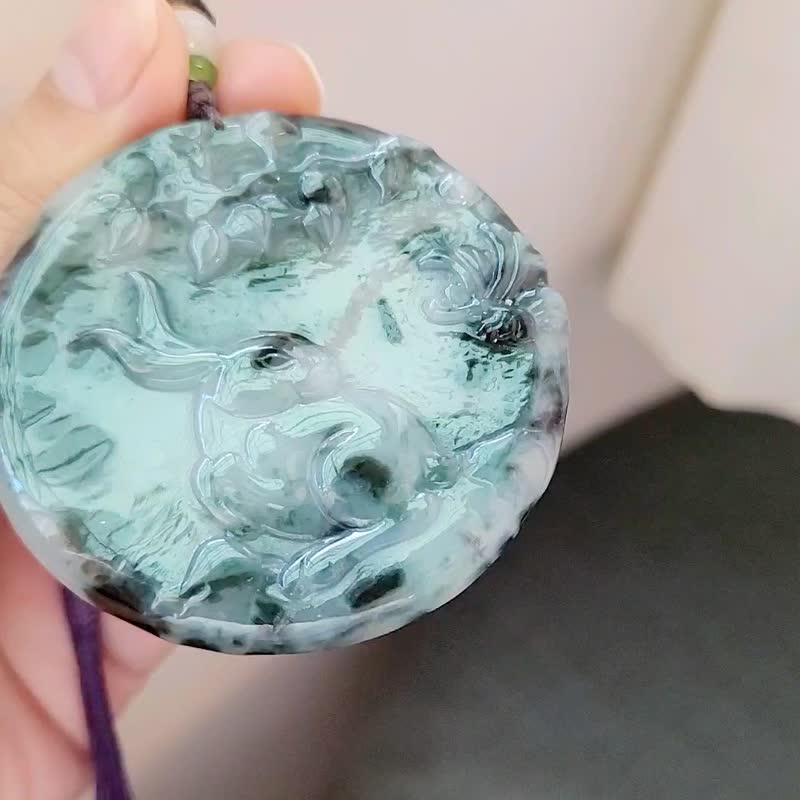 【親翠】天然翡翠 冰綠飄花兔子圓牌 戴背面可當無事牌 | 生肖兔 - 項鍊 - 玉石 綠色