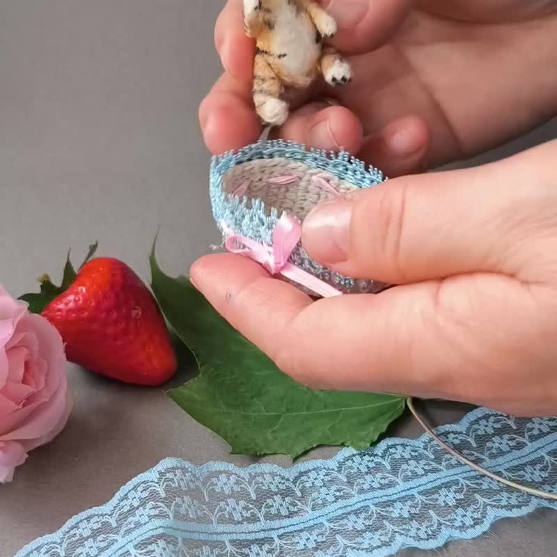 ミニチュアの編みぐるみトラの赤ちゃん - 人形・フィギュア - ウール オレンジ