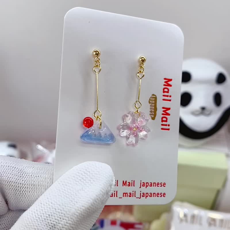 Sunrise on Mount Fuji with cherry blossoms, earrings, Clip-On - ต่างหู - เรซิน หลากหลายสี