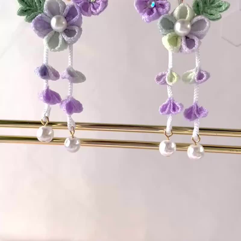 帶有大和撫子風情的花朵耳環 – 耳釘、摘花工藝、紫色、綠色、 - 耳環/耳夾/耳骨夾 - 其他人造纖維 紫色