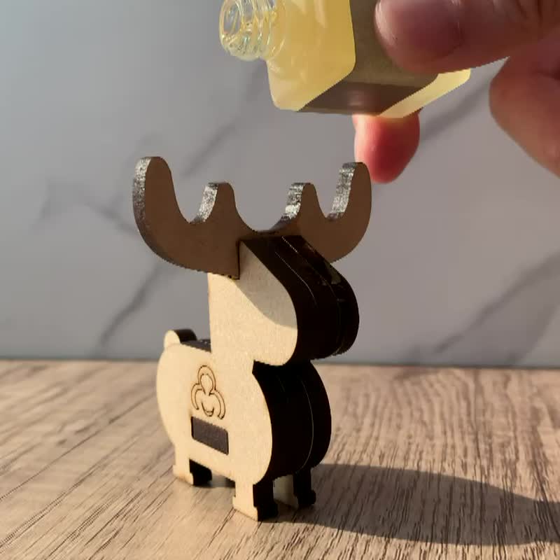 [Handmade DIY] Elk-shaped diffuser / fragrance home decoration - งานไม้/ไม้ไผ่/ตัดกระดาษ - ไม้ สีนำ้ตาล