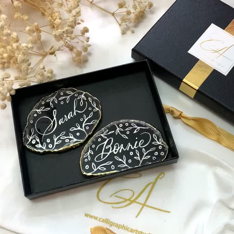 [Customized] Agate Stone banquet place card with Western calligraphy name customization - วาดภาพ/ศิลปะการเขียน - วัสดุอื่นๆ สีดำ