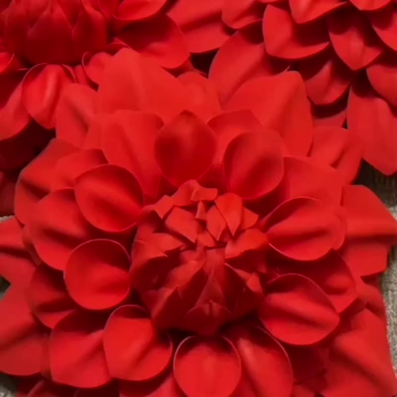 Oversized Red Dahlia. Wedding Background. 70 cm Flower. Giant Dahlia. Showcase - ช่อดอกไม้แห้ง - วัสดุอื่นๆ 