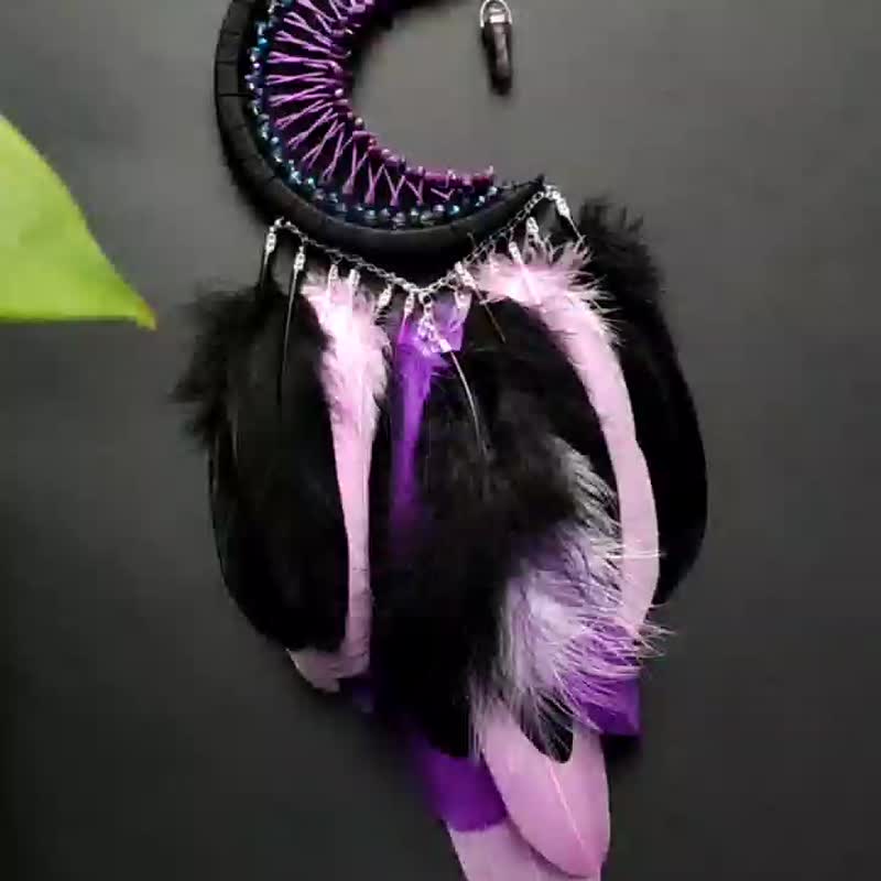 Elegant Handmade Purple and Black Crescent Moon Dream Catcher, พระจันทร์สามดวง - 壁貼/牆壁裝飾 - 寶石 黑色