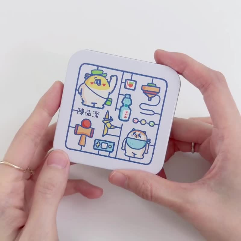 客製化 鐵盒貼紙組 姓名貼 趣味貼 療癒小貼紙 收納盒 禮物 聖誕 - 貼紙 - 其他材質 