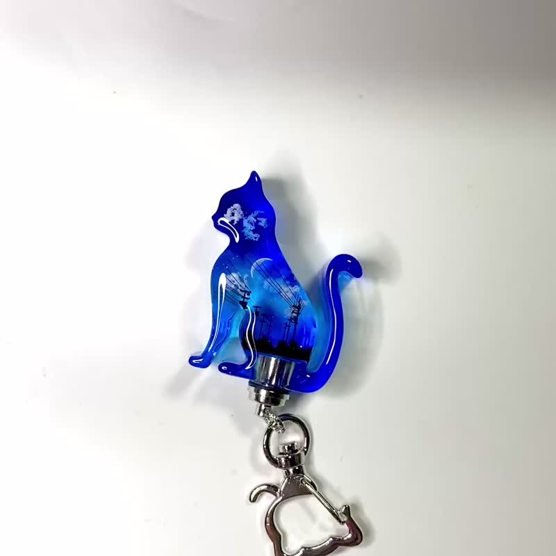 僅限國際配送　雲樹脂　貓照亮天空　晴空萬裡 1 - 鑰匙圈/鑰匙包 - 樹脂 多色