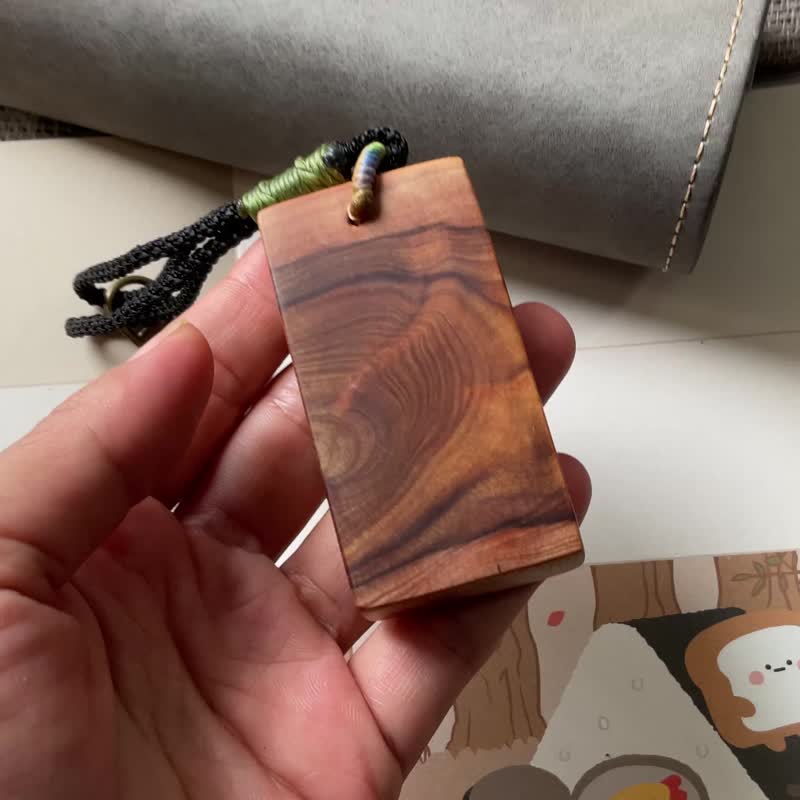 【無事牌】台灣肖楠木吊飾 - 吊飾/掛飾 - 木頭 