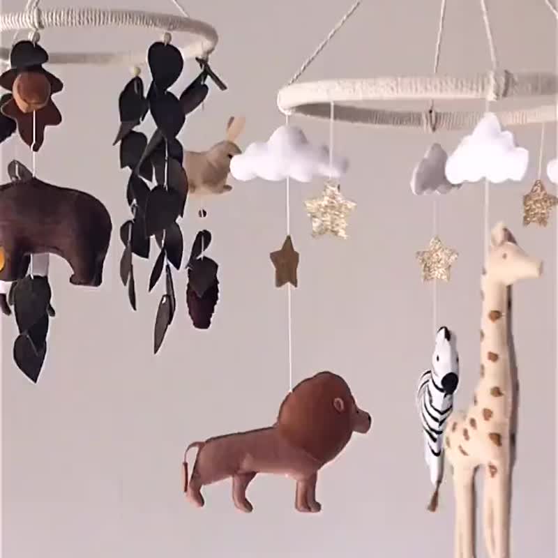 crib mobile safari, baby mobile, Safari baby room nursery decor mobile, jungle - ของเล่นเด็ก - วัสดุอีโค สีทอง