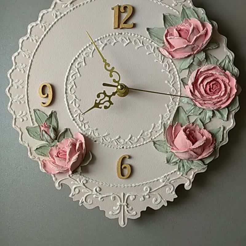 Nursery wall clock Small pink wall clock with roses Silent wall clock Girl gift - 時鐘/鬧鐘 - 木頭 粉紅色