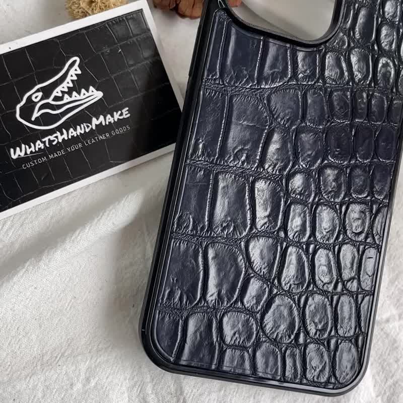 iPhone phone case crocodile leather handmade protective cover case - เคส/ซองมือถือ - หนังแท้ สีดำ