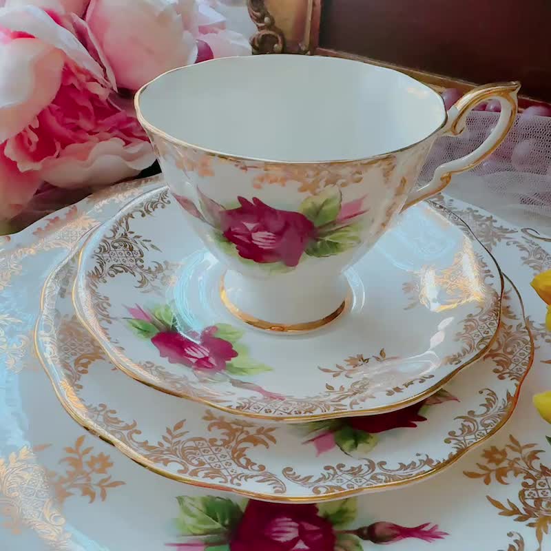 イギリス製 1960年 Royal Standard アンティーク 手描き花柄 ティーカップトリオ コーヒーカップ デッドストック品 - 急須・ティーカップ - 磁器 多色