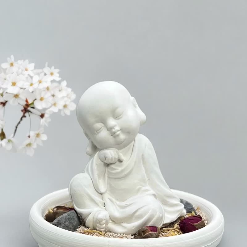 Zen style design, Buddhist art, new aesthetics, essential oil fragrance, diffuse fragrance, purify and recite the auspicious little Buddha, one of the recitation mid-plate set - ของวางตกแต่ง - ปูน ขาว