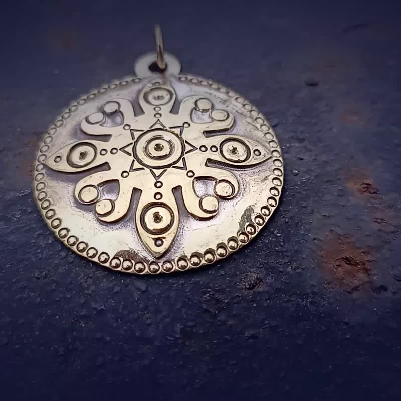 Handmade Brass medallion,Vintage Brass locket,Die Struck Brass Pendant,ukrainian - 吊飾/掛飾 - 銅/黃銅 金色