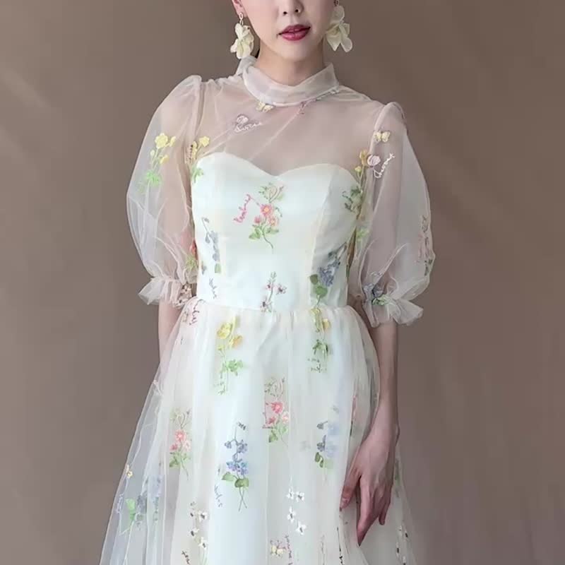 floral embroidery tulle long dress sleeves exclusively at Dahlia Blanc - ชุดราตรี - เส้นใยสังเคราะห์ หลากหลายสี