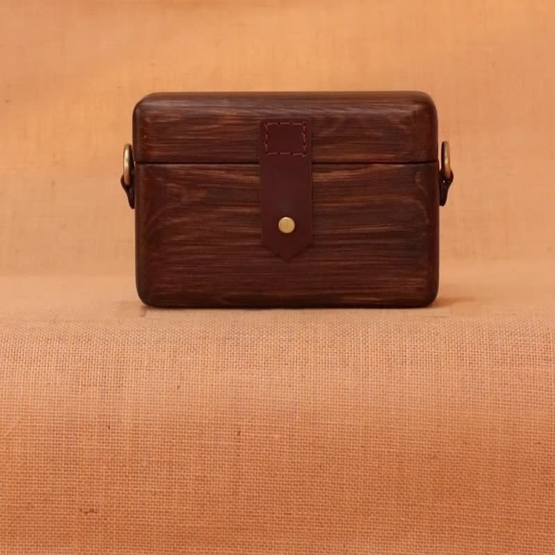 WT Wooden Bag - brown with dark wood - กระเป๋าแมสเซนเจอร์ - ไม้ สีนำ้ตาล