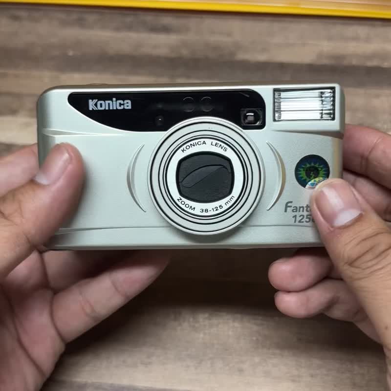 135 film Konica Fantasio 125ez film camera electronic exposure 80% new - กล้อง - พลาสติก สีเงิน