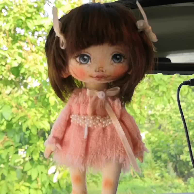 Small art doll handmade.Tiny rag doll handmade - 公仔/玩偶 - 棉．麻 