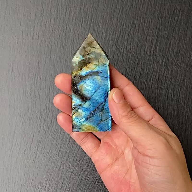 Fantasy double-sided light labradorite Feng Shui small items for home gifts fast shipping crystal energy column - ของวางตกแต่ง - คริสตัล หลากหลายสี