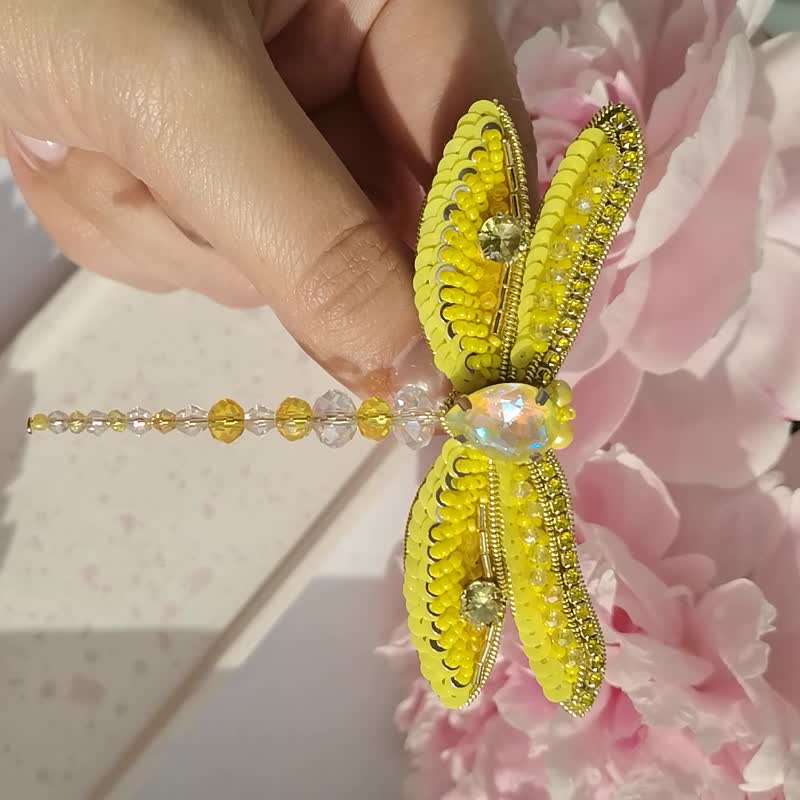 黃色蜻蜓胸針 Yellow dragonfly jewelry beaded pin, insect dragonfly brooch