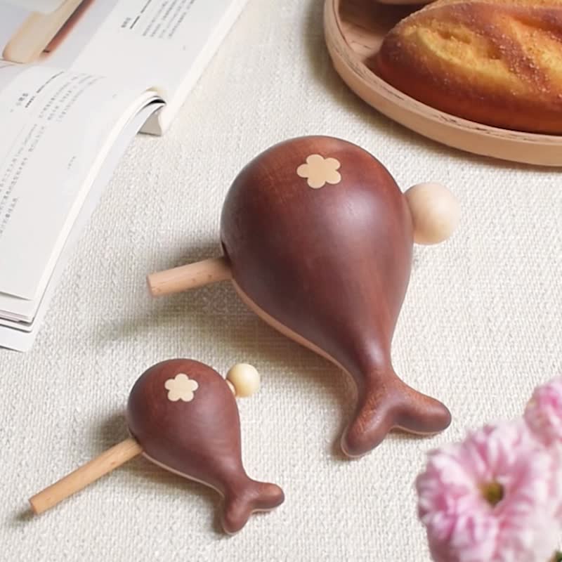 Whale wooden fish knocking meditation and decompression artifact to send friends, classmates and girlfriends cute small gifts - ของวางตกแต่ง - ไม้ 